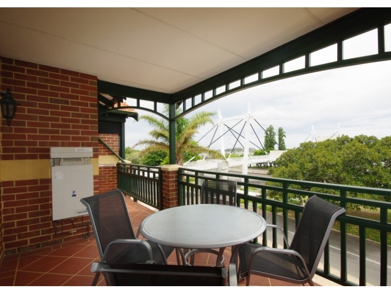 24/2 Preston Street, Como WA 6152