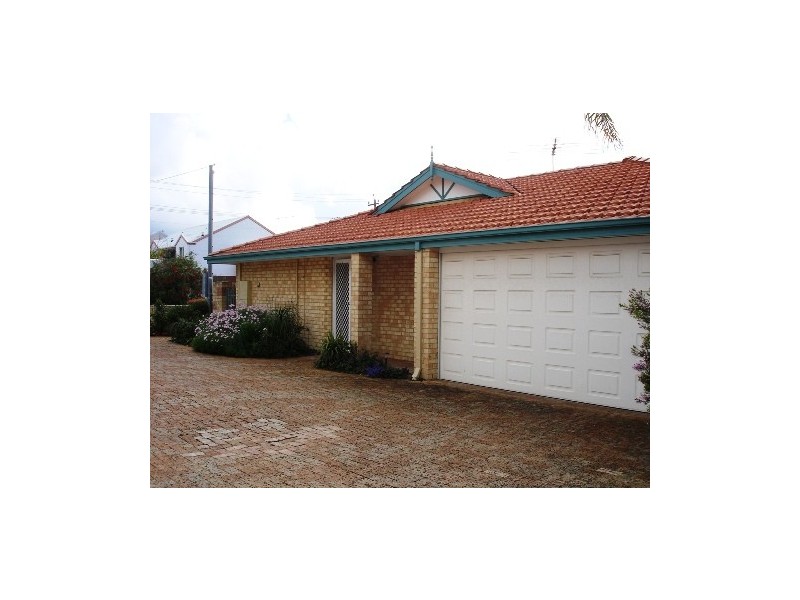 1/4 Gladstone Street, South Perth WA 6151