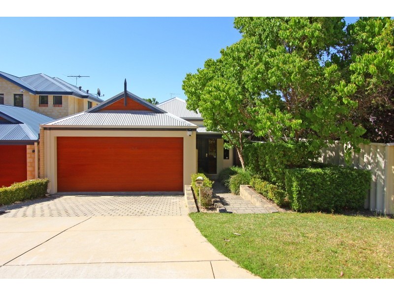 4 The Pines, Como WA 6152