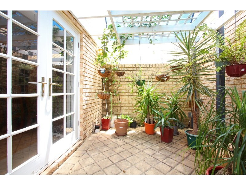 2/3 Hazel Street, Como WA 6152