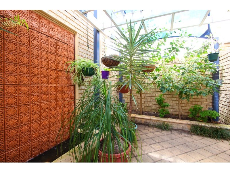 2/3 Hazel Street, Como WA 6152