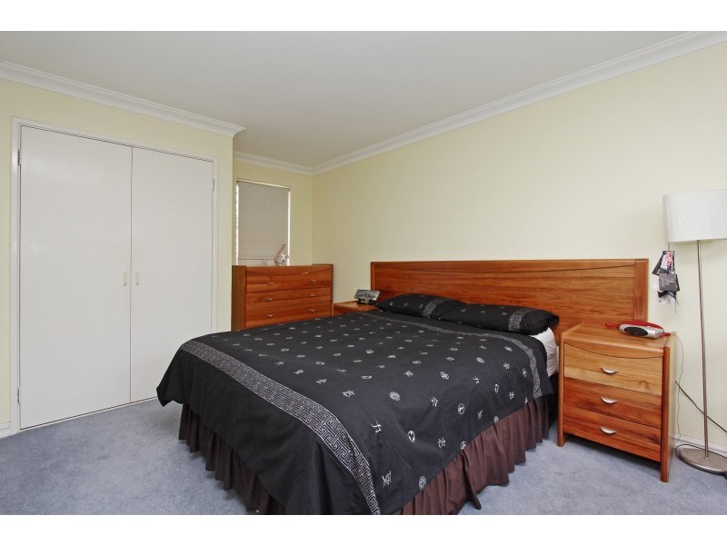 2/3 Hazel Street, Como WA 6152