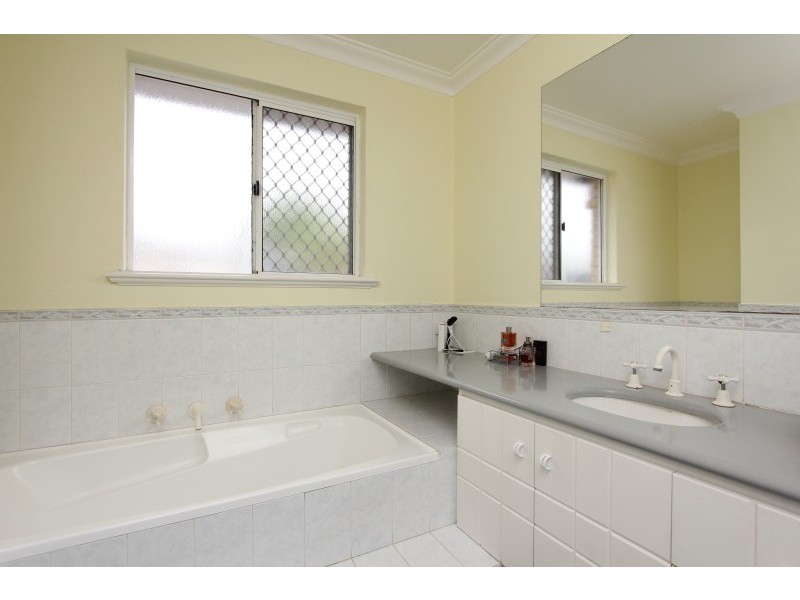 2/3 Hazel Street, Como WA 6152