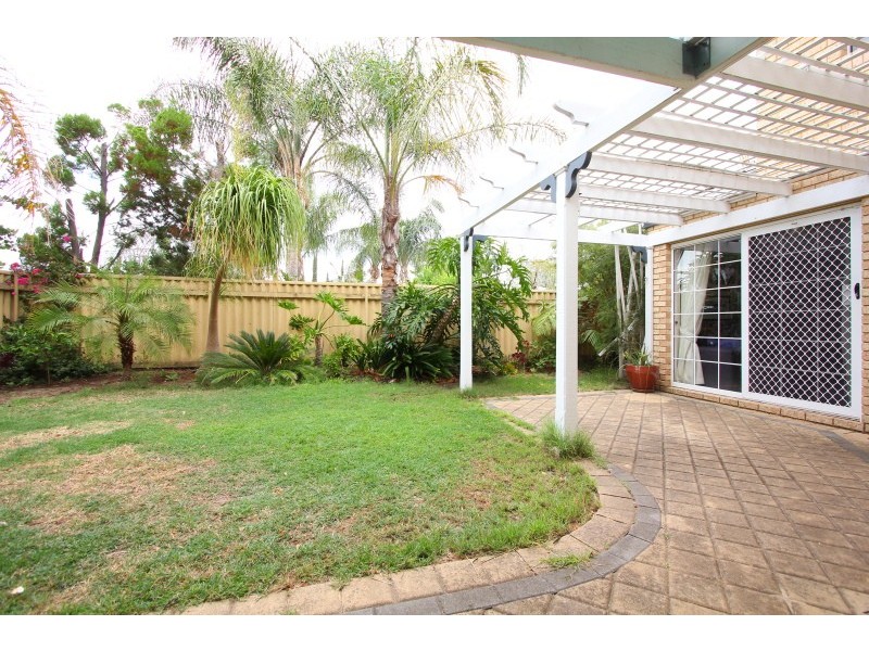 2/3 Hazel Street, Como WA 6152