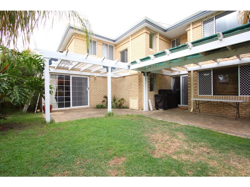 2/3 Hazel Street, Como WA 6152
