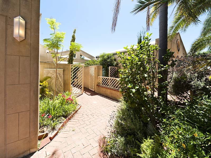 12 Elizabeth Street, South Perth WA 6151