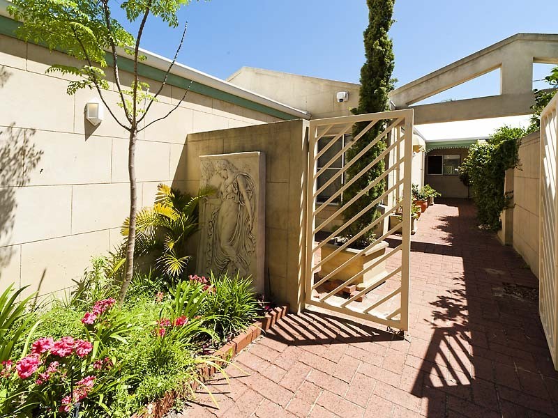 12 Elizabeth Street, South Perth WA 6151