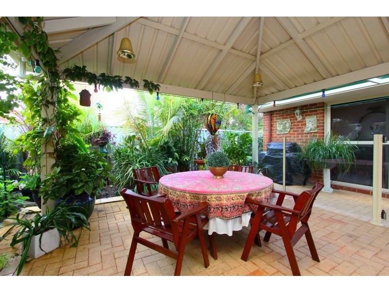 2/71 Henley Street, Manning WA 6152