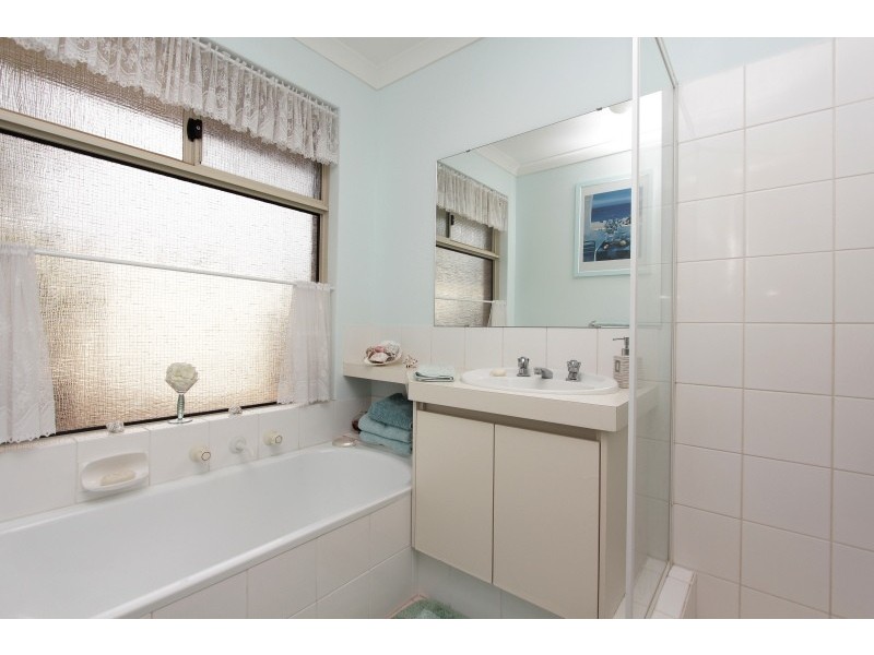 2/71 Henley Street, Manning WA 6152