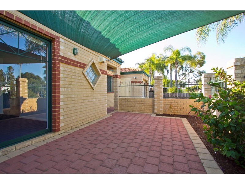 1/67 Upton Street, St James WA 6102