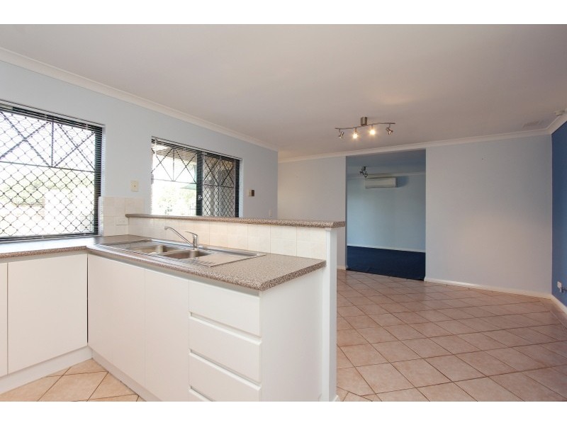 1/67 Upton Street, St James WA 6102