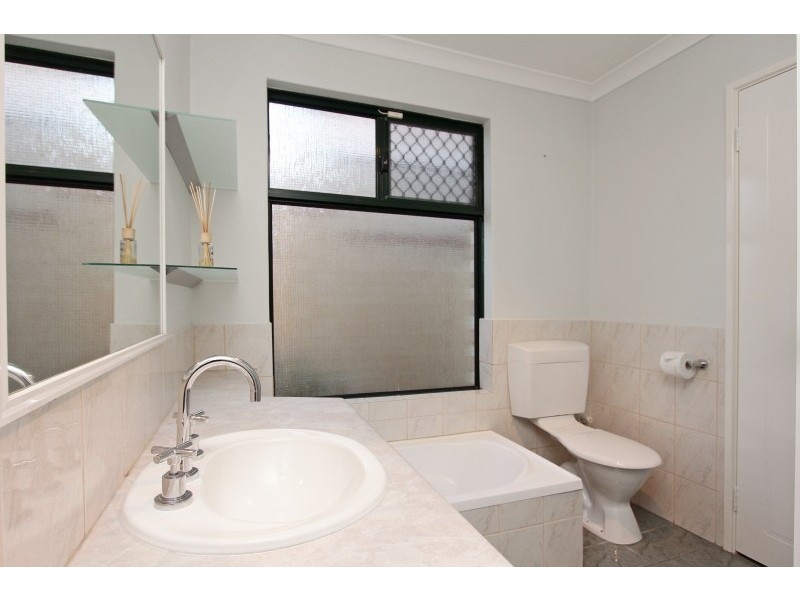 1/67 Upton Street, St James WA 6102