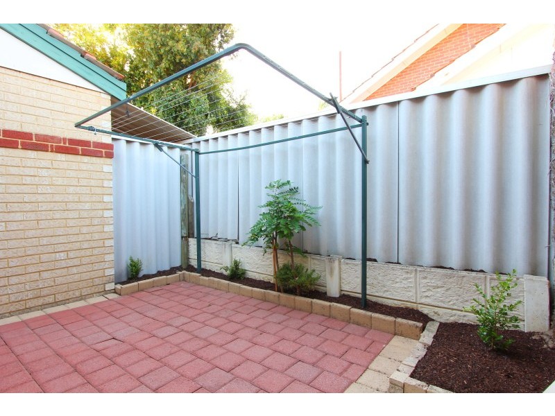1/67 Upton Street, St James WA 6102