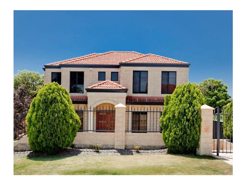 2 Klem Avenue, Salter Point WA 6152