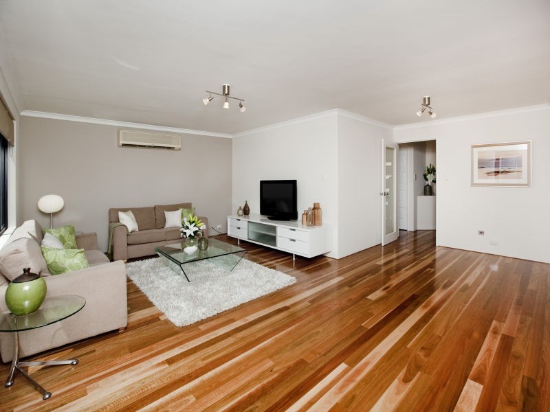 2 Klem Avenue, Salter Point WA 6152