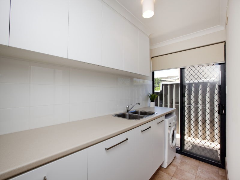 2 Klem Avenue, Salter Point WA 6152