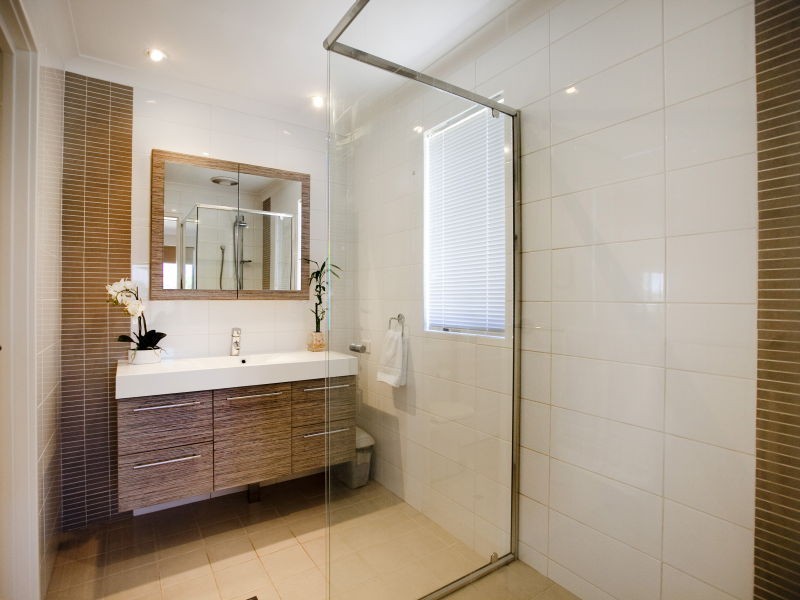 2 Klem Avenue, Salter Point WA 6152