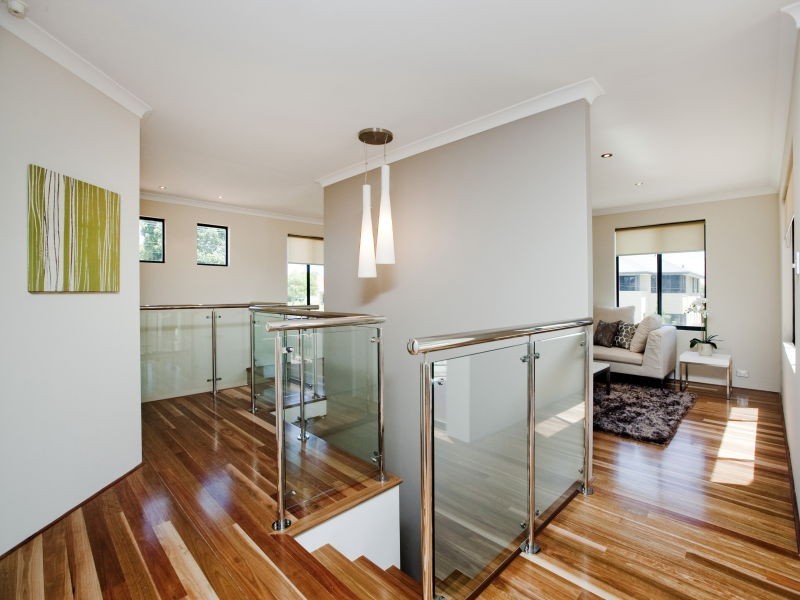 2 Klem Avenue, Salter Point WA 6152