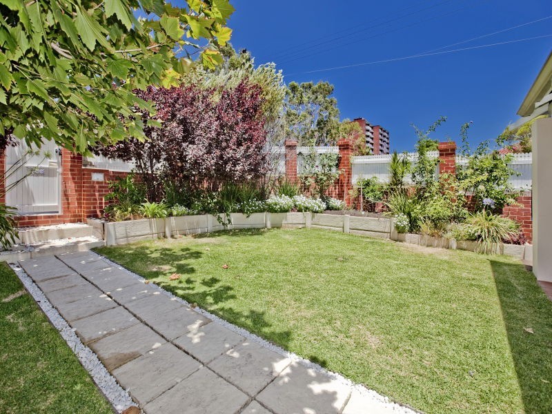 77 McMaster Street, Victoria Park WA 6100