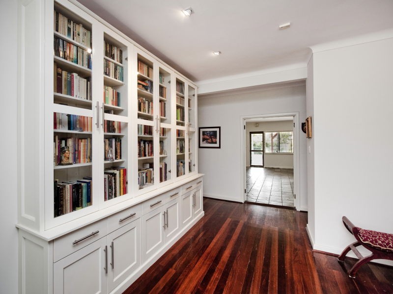 112 Welwyn Avenue, Salter Point WA 6152