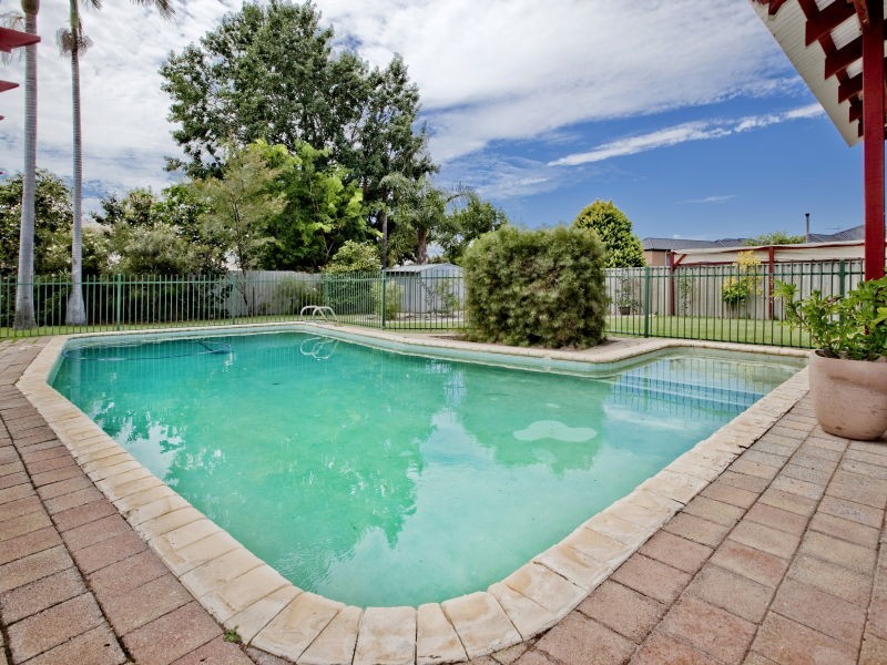 112 Welwyn Avenue, Salter Point WA 6152