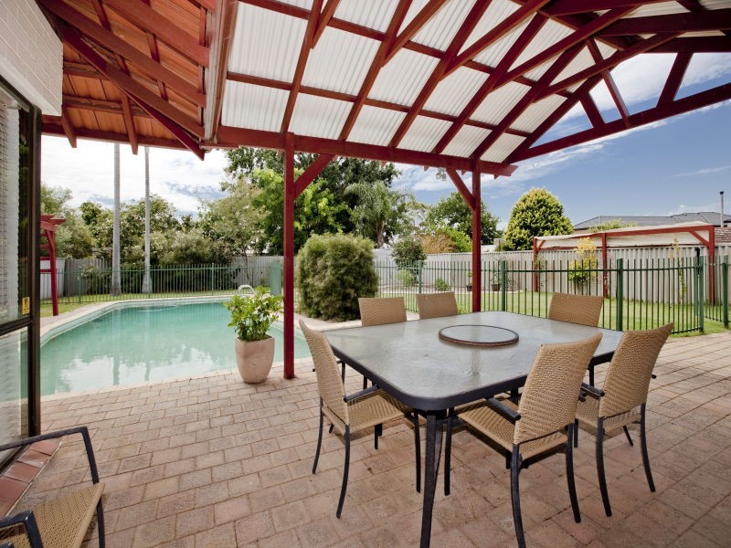 112 Welwyn Avenue, Salter Point WA 6152