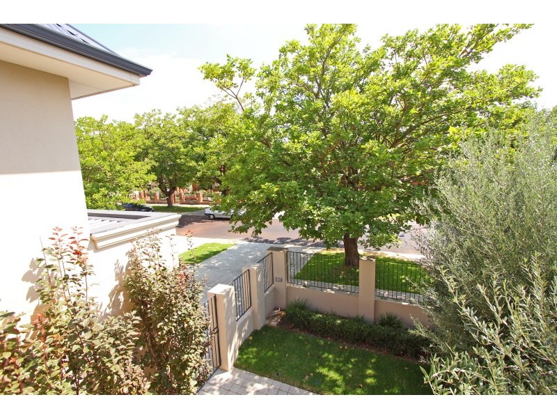 7B Karoo Street, South Perth WA 6151