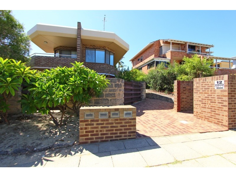 3/12 Robert Street, Como WA 6152