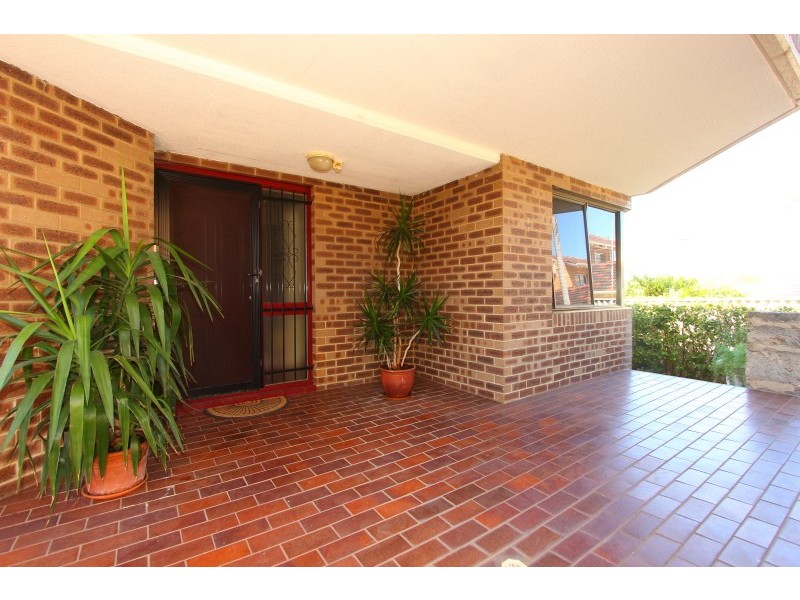 3/12 Robert Street, Como WA 6152