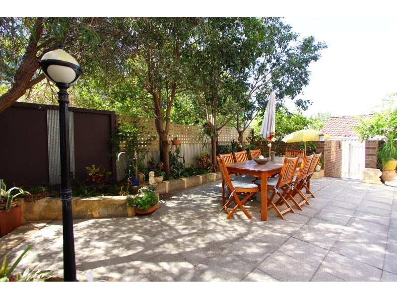 3/12 Robert Street, Como WA 6152