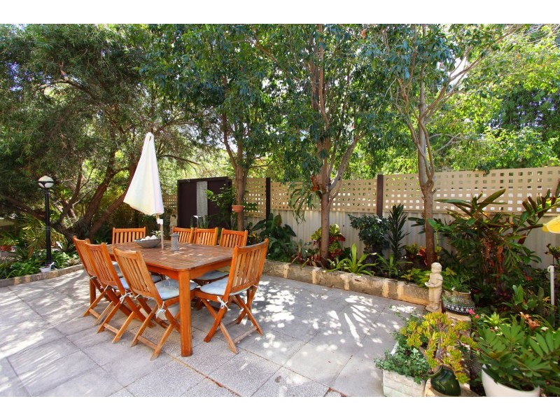 3/12 Robert Street, Como WA 6152