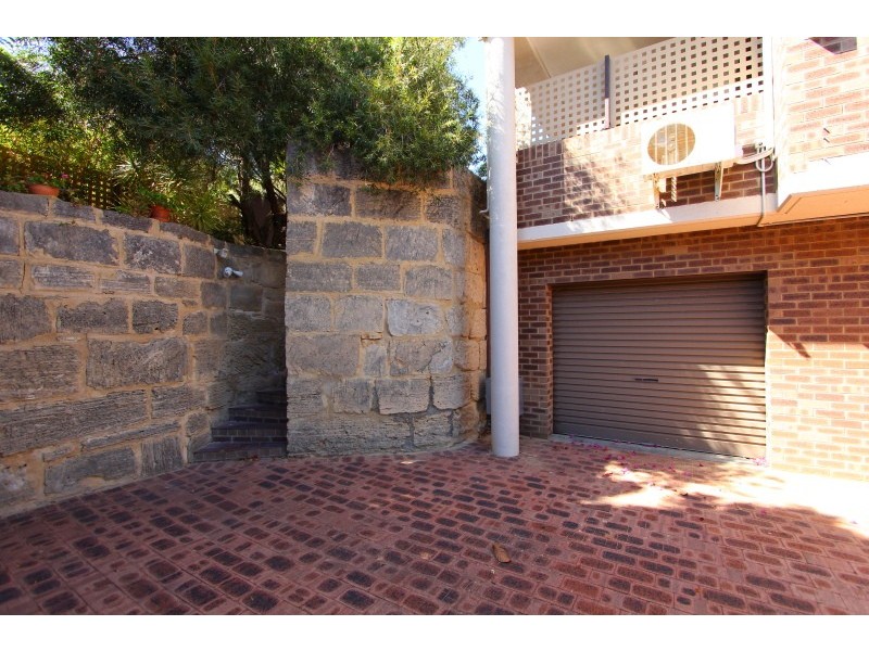 3/12 Robert Street, Como WA 6152