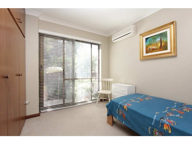 3/12 Robert Street, Como WA 6152