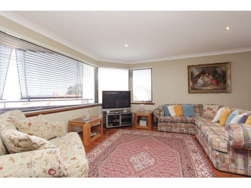 3/12 Robert Street, Como WA 6152