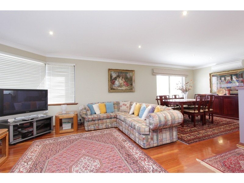 3/12 Robert Street, Como WA 6152