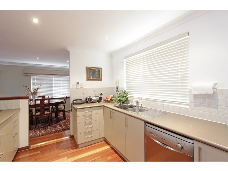 3/12 Robert Street, Como WA 6152