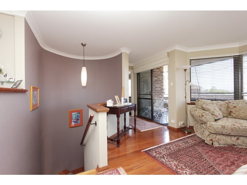 3/12 Robert Street, Como WA 6152