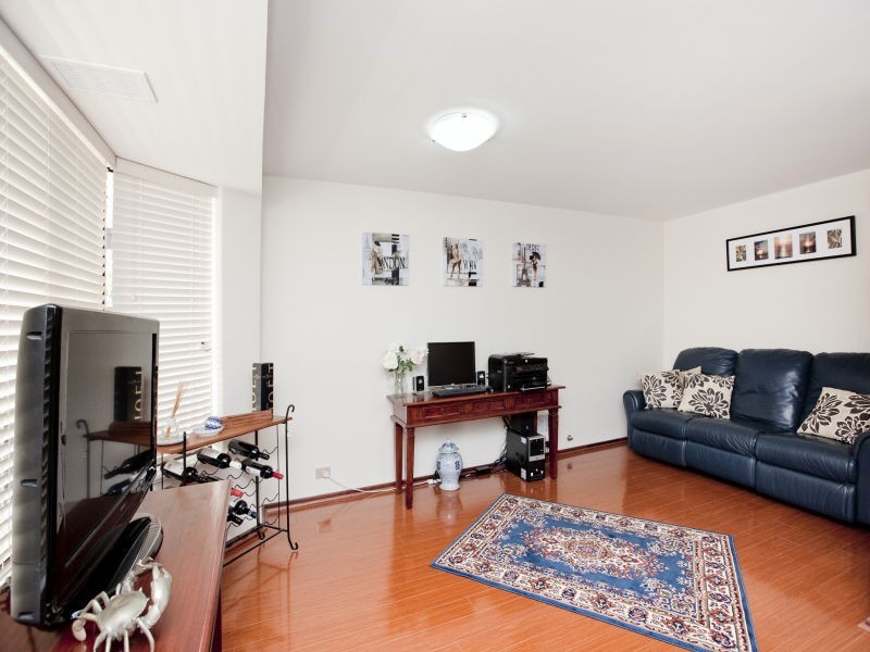 32A Letchworth Centre Avenue, Salter Point WA 6152