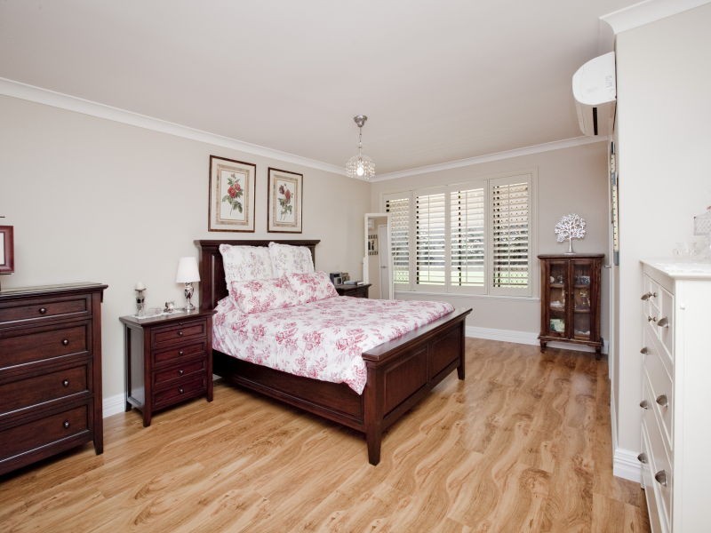 32A Letchworth Centre Avenue, Salter Point WA 6152