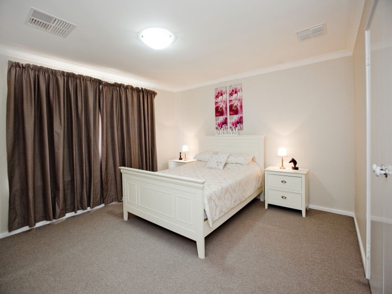 32A Letchworth Centre Avenue, Salter Point WA 6152