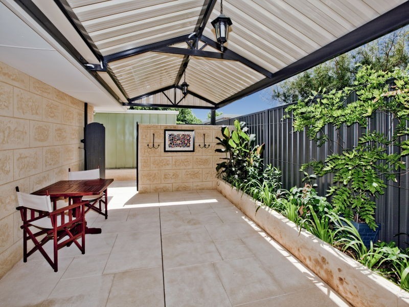 32A Letchworth Centre Avenue, Salter Point WA 6152