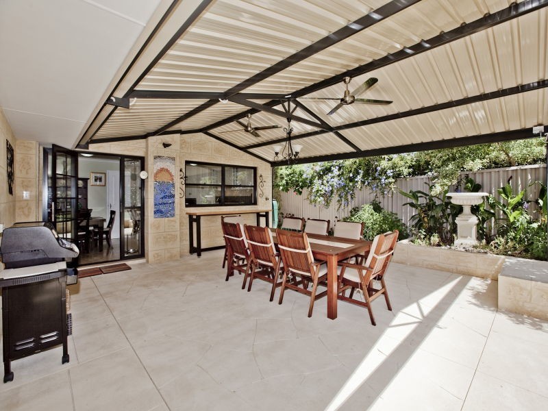 32A Letchworth Centre Avenue, Salter Point WA 6152