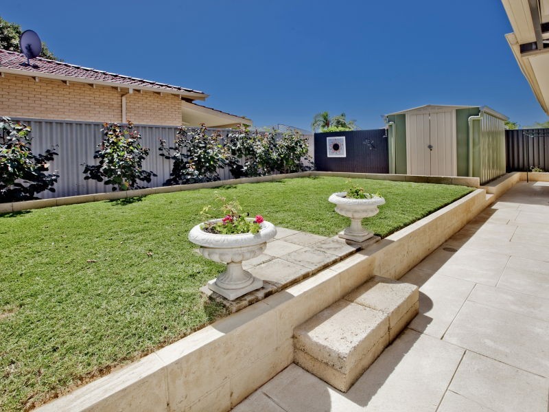 32A Letchworth Centre Avenue, Salter Point WA 6152