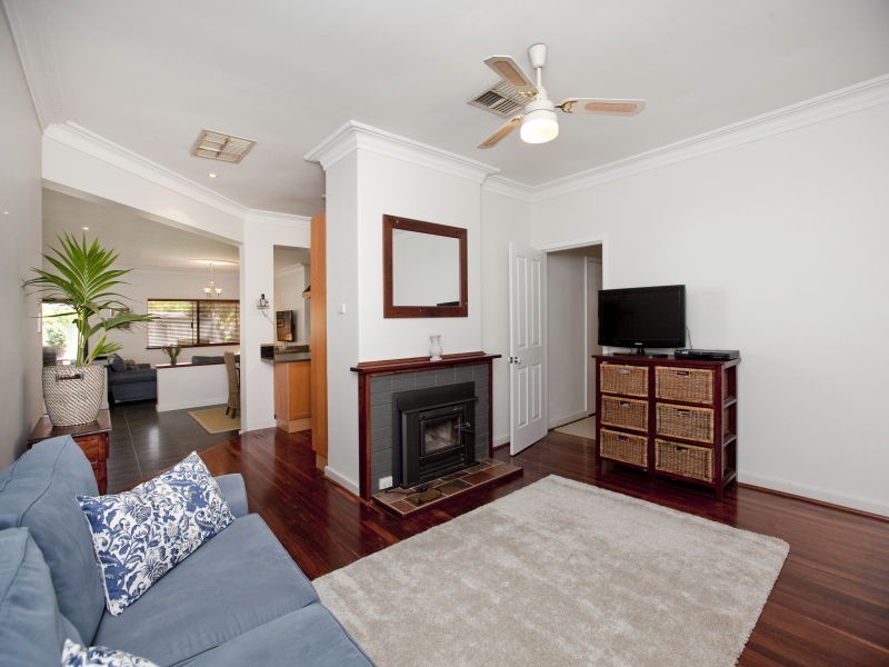 43 Bickley Crescent, Manning WA 6152