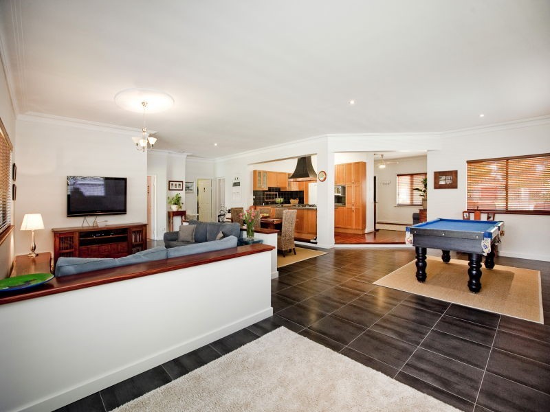 43 Bickley Crescent, Manning WA 6152