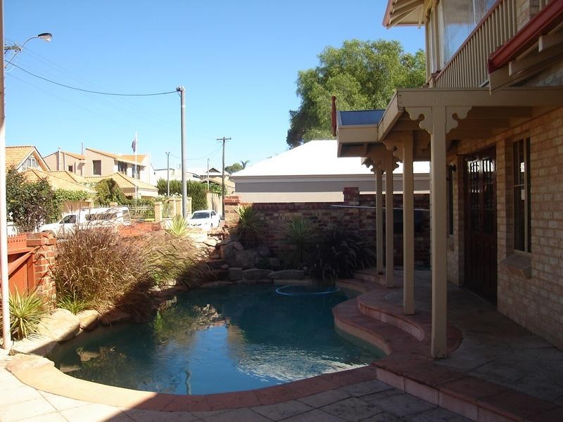 59 River Way, Salter Point WA 6152