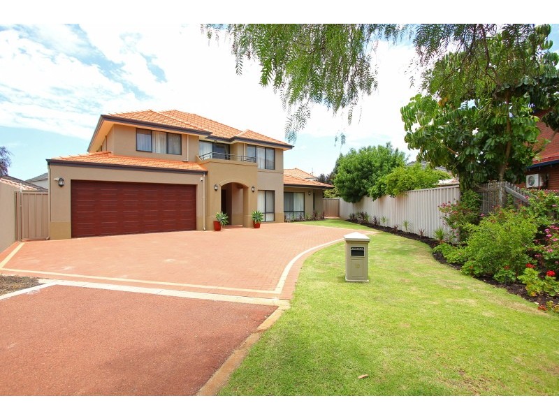 13 Omagh Grove, Waterford WA 6152