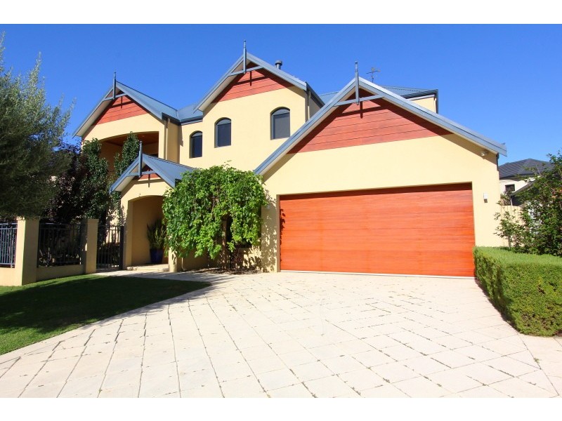 6 Hogg Avenue, Salter Point WA 6152