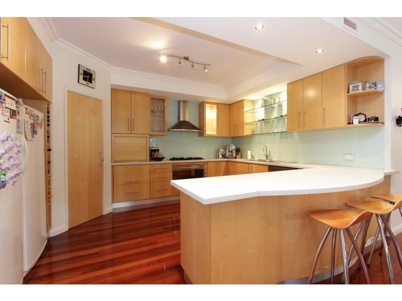 6 Hogg Avenue, Salter Point WA 6152