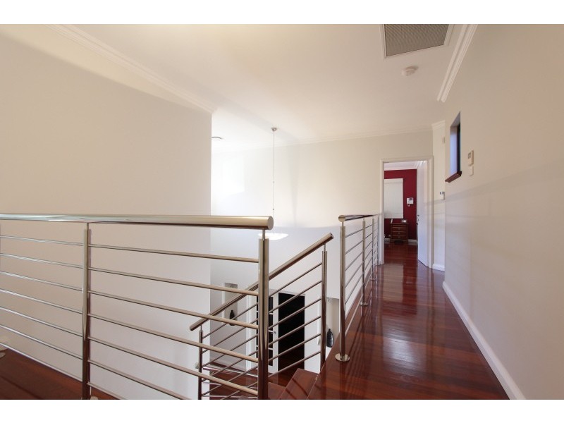 6 Hogg Avenue, Salter Point WA 6152